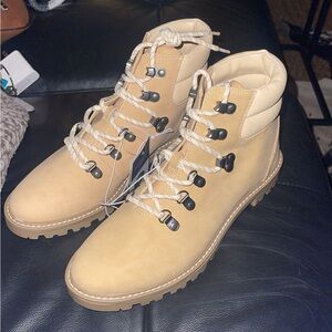 Size 9 light brown boots